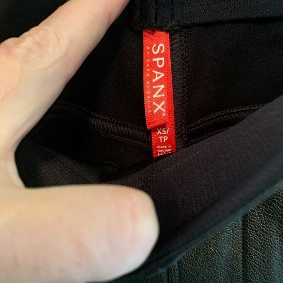 SPANX Faux Leather Jeggings size XS Black with light shimmer - Picture 6 of 6
